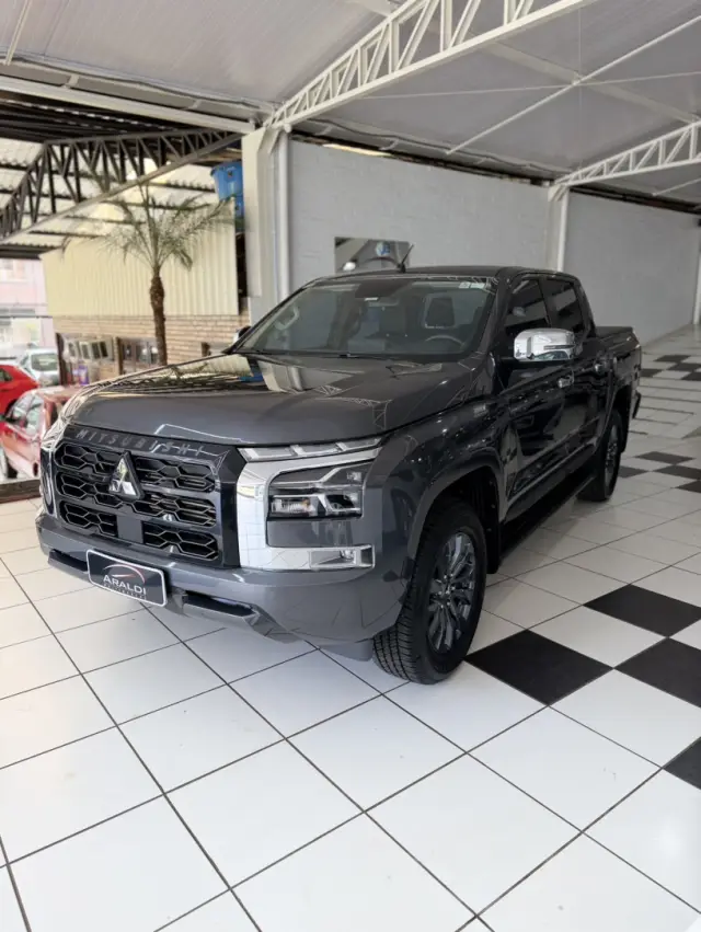 Carro Mitsubishi Triton 2026 HPE