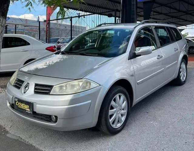 Carro Renault Megane Grand Tour 2011 Mégane Grand Tour Dynamique 1.6 16V (flex)