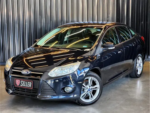 Carro Ford Focus Sedan 2015 1.6 16V Flex 4p Aut.