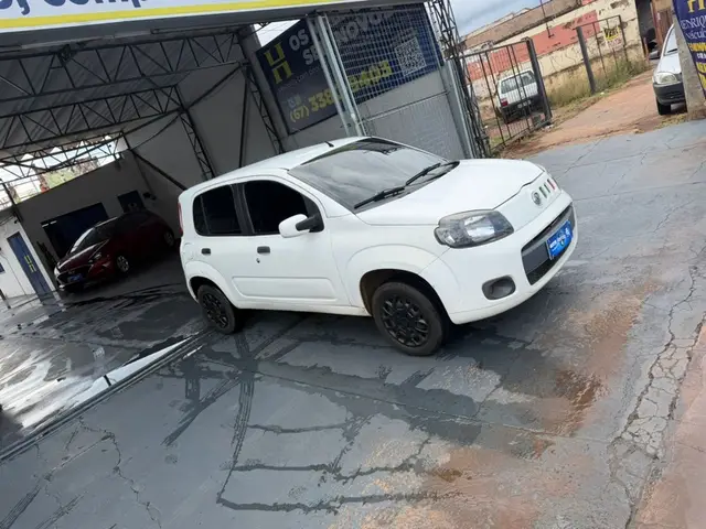 Carro Fiat Uno 2013 Vivace Italia 1.0 8V (Flex) 4p