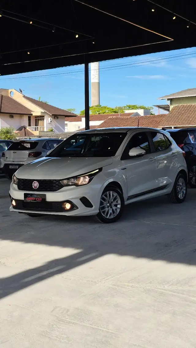 Carro Fiat Argo 2018 Precision 1.8 E.Torq AT6 (Flex)