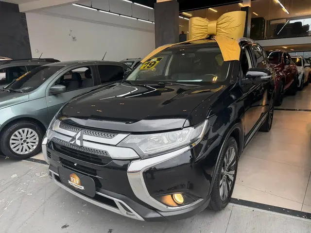 Carro Mitsubishi Outlander 2019 2.0 HPE 7L CVT