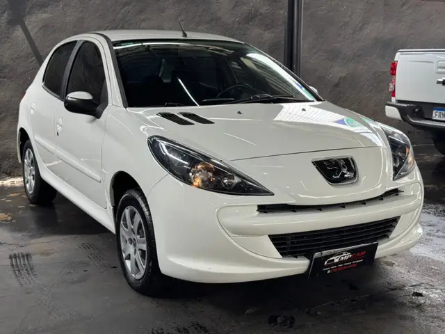 Carro Peugeot 207 Sedan 2015 Active 1.4 (Flex)