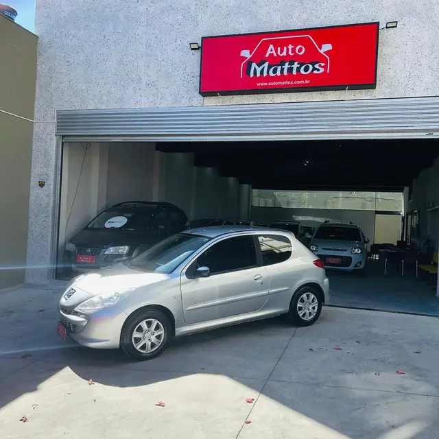 Carro Peugeot 207 2013 Hatch XR 1.4 8V (flex) 2p