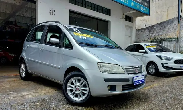 Carro Fiat Idea 2010 ELX 1.4 (Flex)