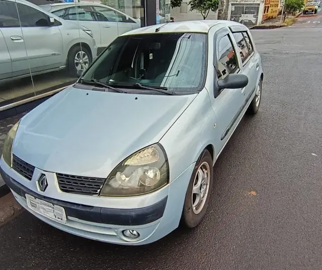 Carro Renault Clio 2004 Hatch. Authentique 1.0 8V