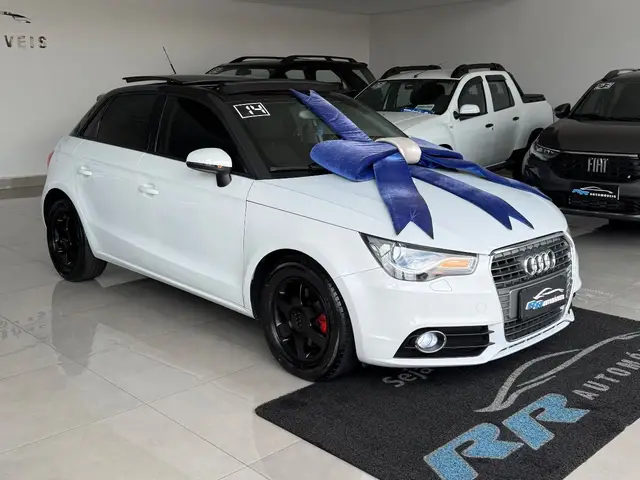 Carro Audi A1 2014 1.4 TFSI Sportback Attraction S Tronic