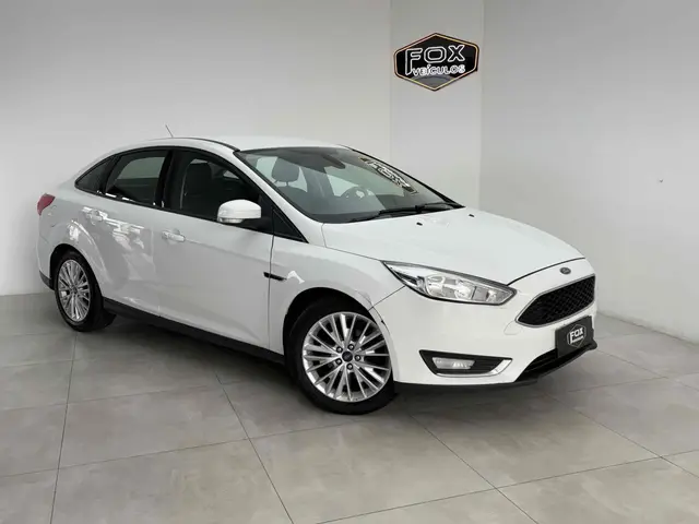 Carro Ford Focus Sedan 2018 SE Plus 2.0 PowerShift