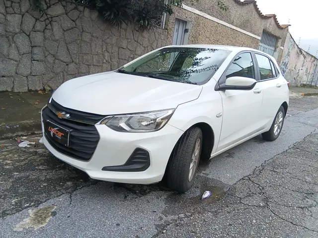 Carro Chevrolet Onix 2023 LT 1.0