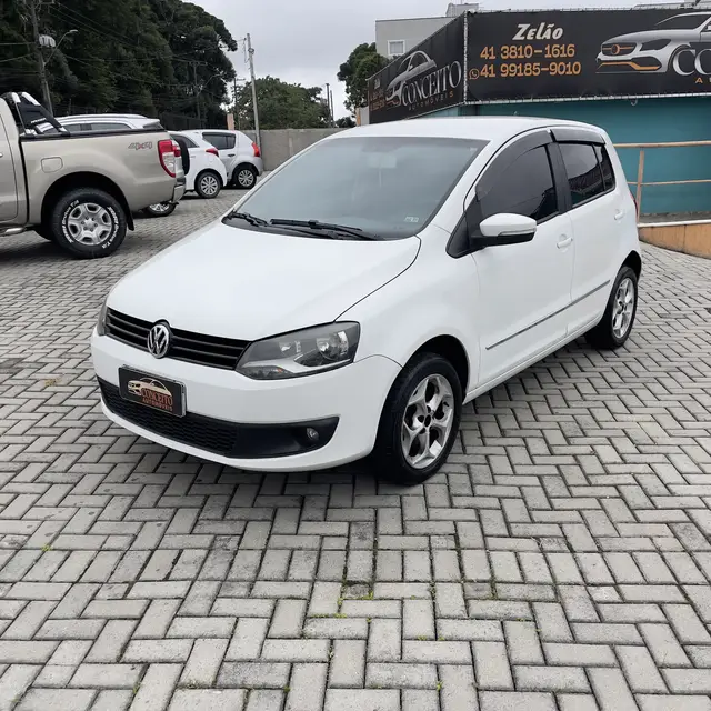 Carro Volkswagen Fox 2013 1.0 TEC (Flex) 4p