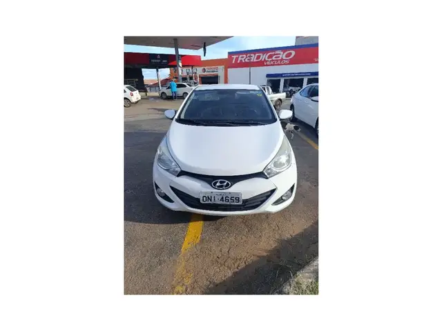 Carro Hyundai HB20S 2014 1.6 Comfort Plus (Flex)