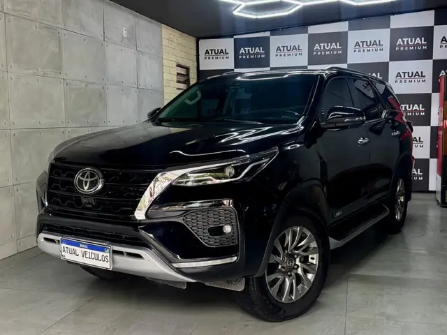 Carro Toyota SW4 2022 SRX 2.8 turbodiesel 5L 4x4 (Aut)