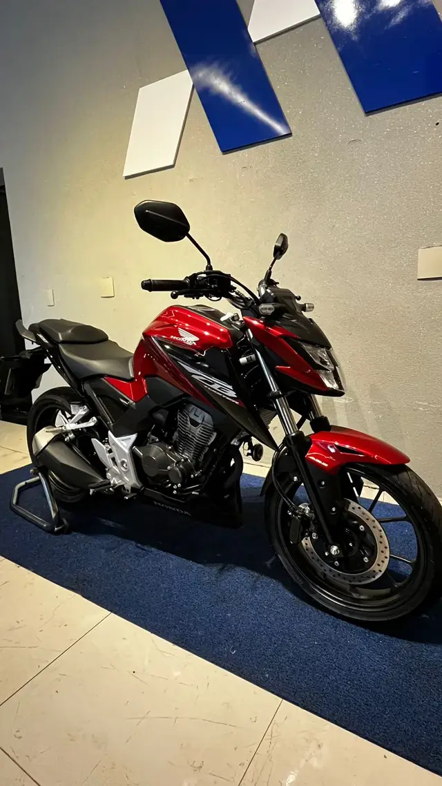 Moto Honda CB 300F Twister 2025 (ABS)
