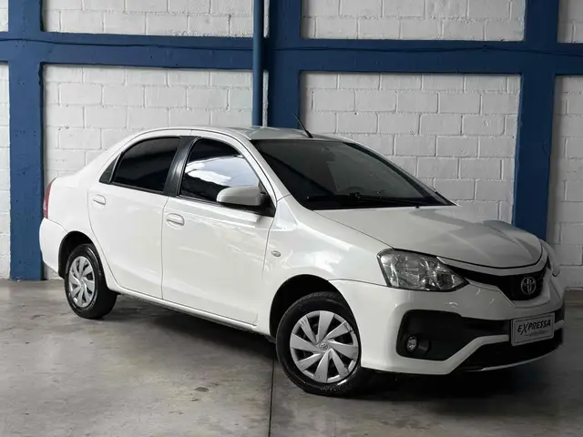 Carro Toyota Etios Sedan 2018 XS 1.5 (Flex)