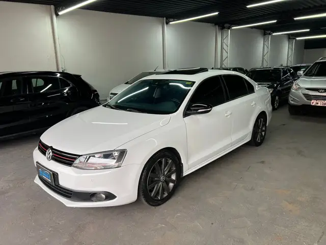 Carro Volkswagen Jetta 2014 2.0 Comfortline (Flex)