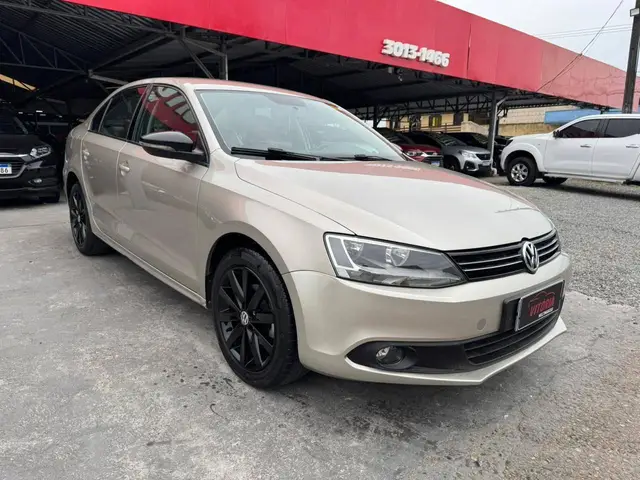 Carro Volkswagen Jetta 2014 2.0 Comfortline (Flex)