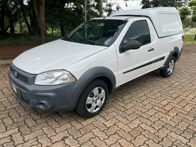 Carro Fiat Strada 2016 Working 1.4 (Flex)