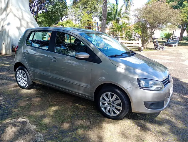 Carro Volkswagen Fox 2014 1.6 VHT (Flex)