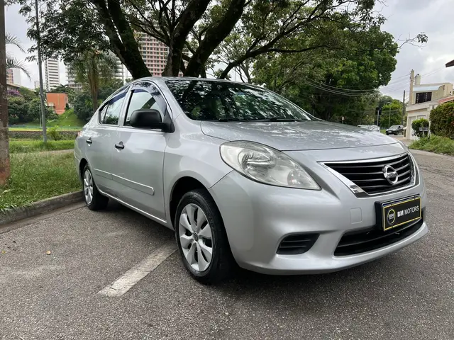 Carro Nissan Versa 2012 1.6 16V S (Flex)