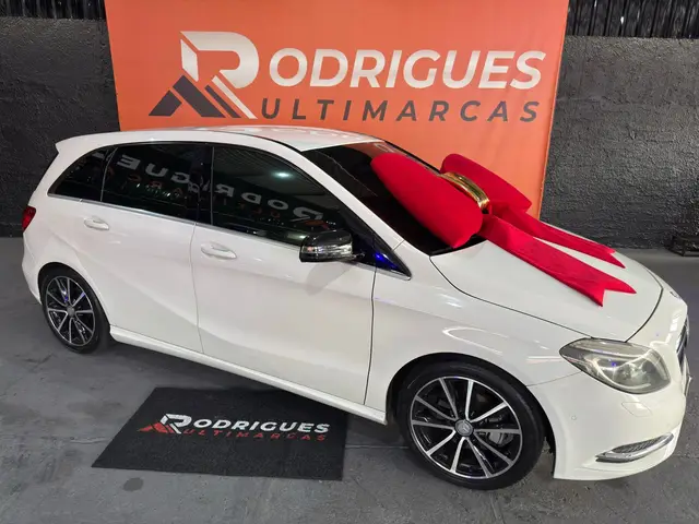 Carro Mercedes-Benz Classe B 2013 200 CGI 1.6 Turbo