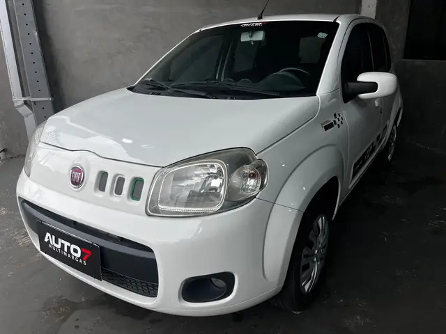 Carro Fiat Uno 2014 ECONOMY Celeb. 1.4 EVO F. Flex 8V 4p