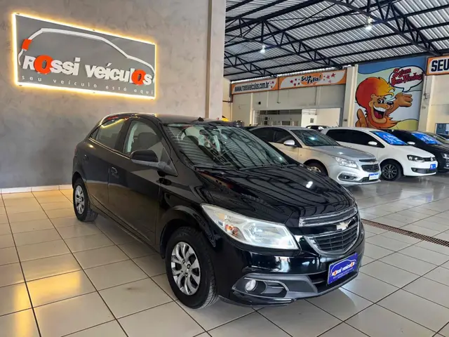 Carro Chevrolet Onix 2014 1.0 LT SPE/4