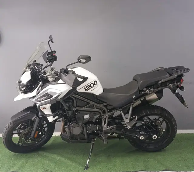 Moto Triumph Tiger 1200 2020 XR