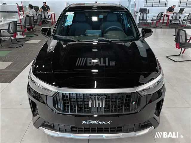 Carro Fiat Fastback 2026 Turbo 200