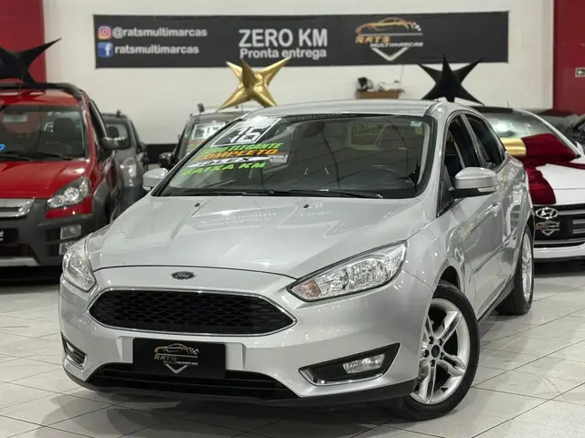 Carro Ford Focus Sedan 2016 SE 2.0 PowerShift