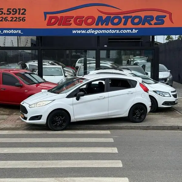Carro Ford Fiesta Hatch 2015 SE 1.6 8V Flex 5p