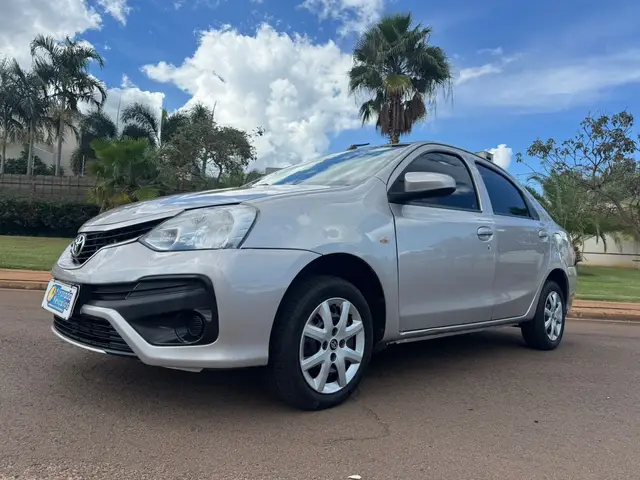 Carro Toyota Etios Sedan 2018 X 1.5 (Flex)