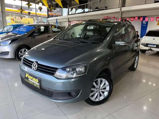 Carro Volkswagen Fox 2011 1.0 8V (Flex) 4p