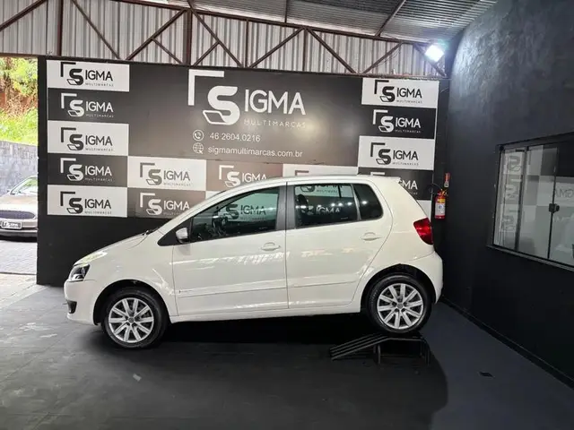 Carro Volkswagen Fox 2013 1.0 TEC (Flex) 4p