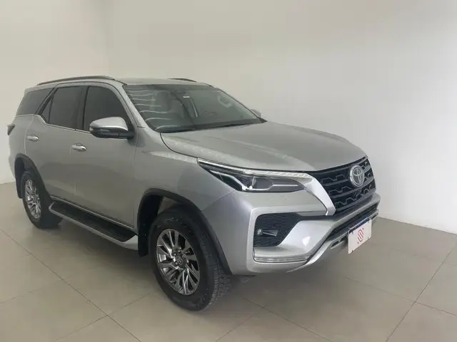 Carro Toyota SW4 2022 SRX 2.8 turbodiesel 5L 4x4 (Aut)