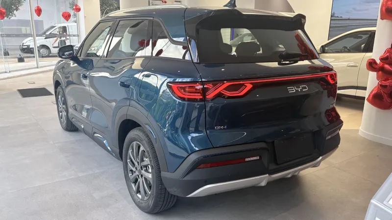 BYD Yuan Pro híbrido será rival de Yaris Cross que roda 1.000 km com um tanque