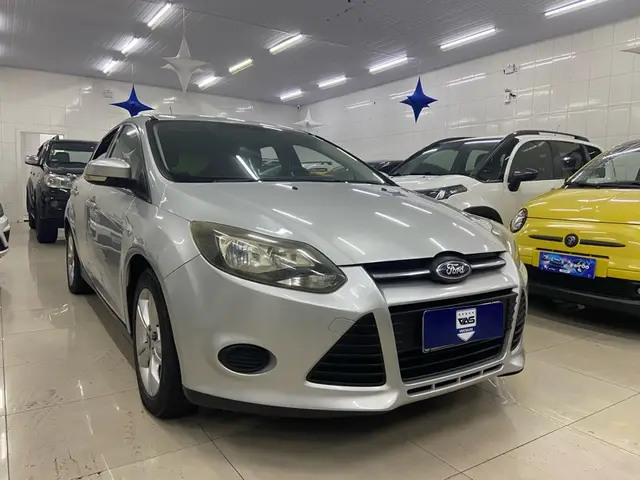 Carro Ford Focus Hatch 2014 SE 1.6 16V TiVCT PowerShift