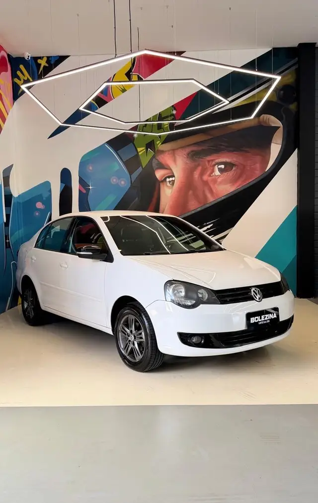 Carro Volkswagen Polo Sedan 2014 1.6 8V (Flex)