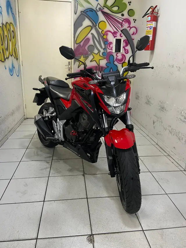 Moto Honda CB 300F Twister 2023 (ABS)
