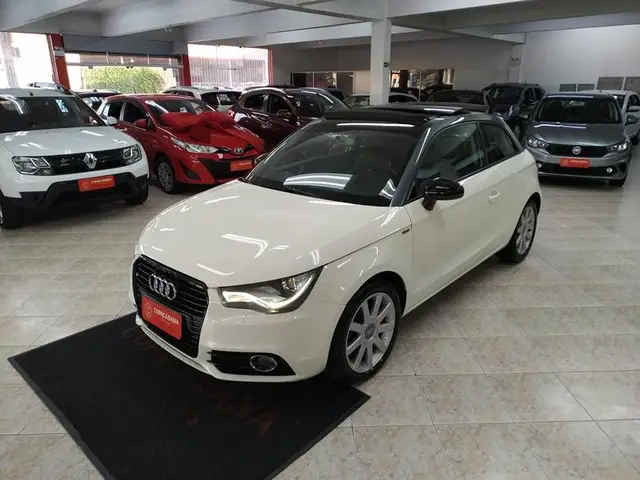 Carro Audi A1 2011 1.4 TFSI Attraction S Tronic