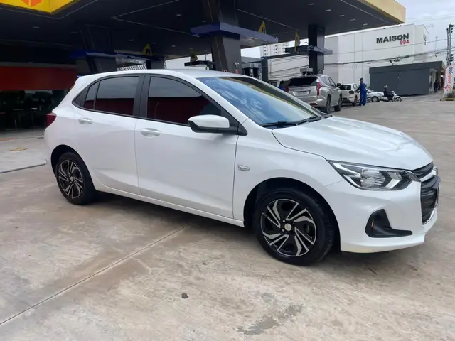 Carro Chevrolet Onix 2025 LT 1.0