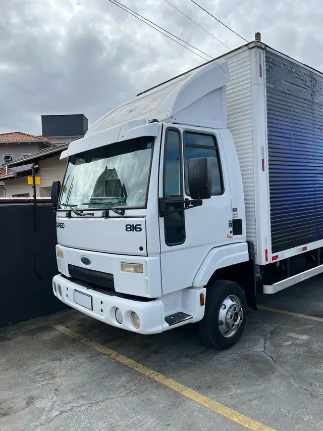 Caminhão Ford Cargo 816 2013 816