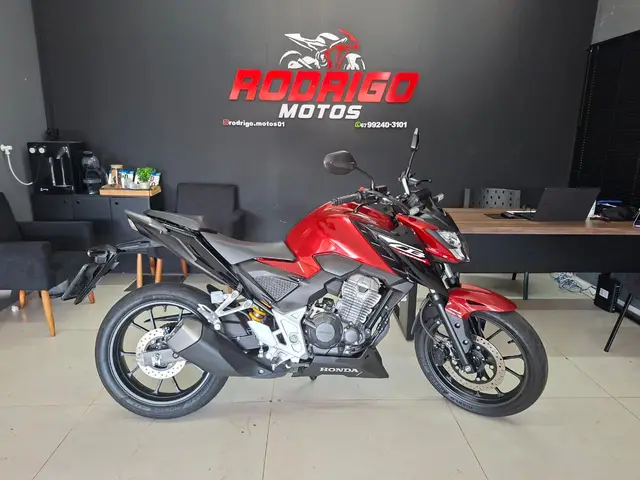 Moto Honda CB 300F Twister 2025 (ABS)