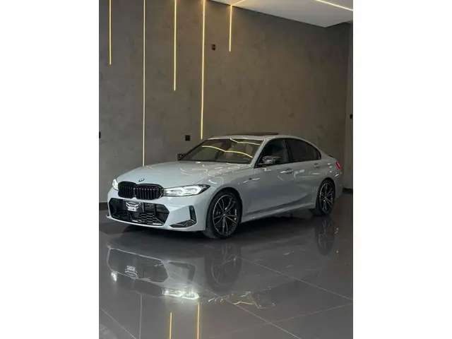 Carro BMW 320i 2024 M Sport 2.0 Turbo (Aut.)