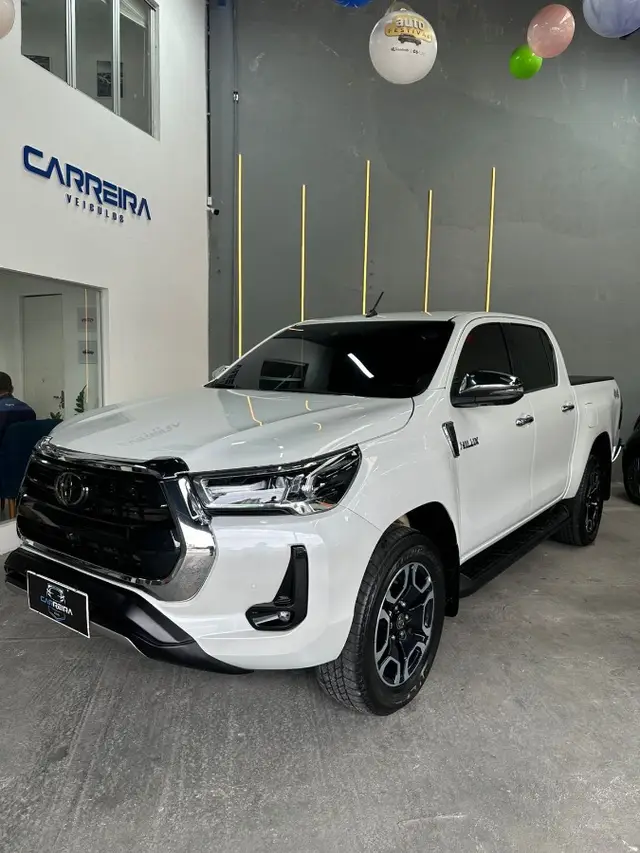 Carro Toyota Hilux SW4 2024 SRX Plat. 4x4 2.8 TB Diesel Automatico.