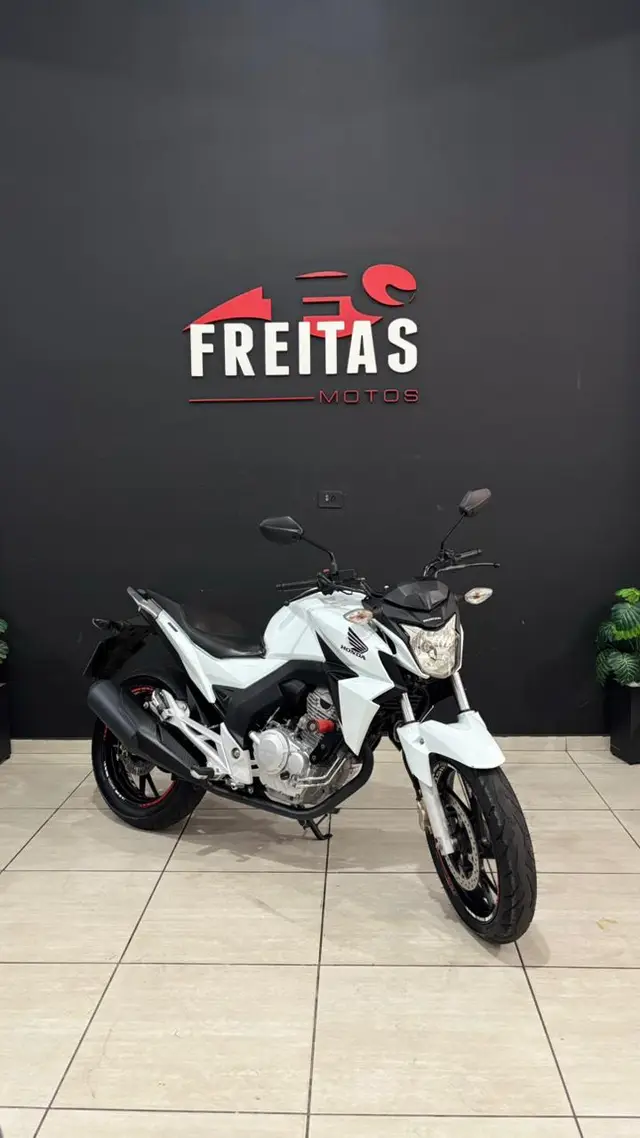 Moto Honda CB 250F Twister 2016 Standard