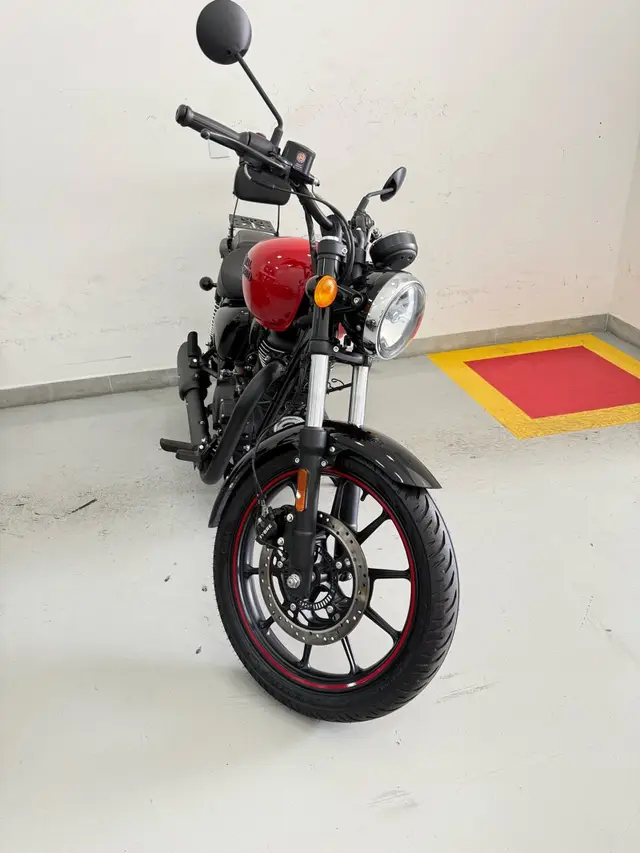 Moto Royal Enfield Meteor 350 2025 Fireball