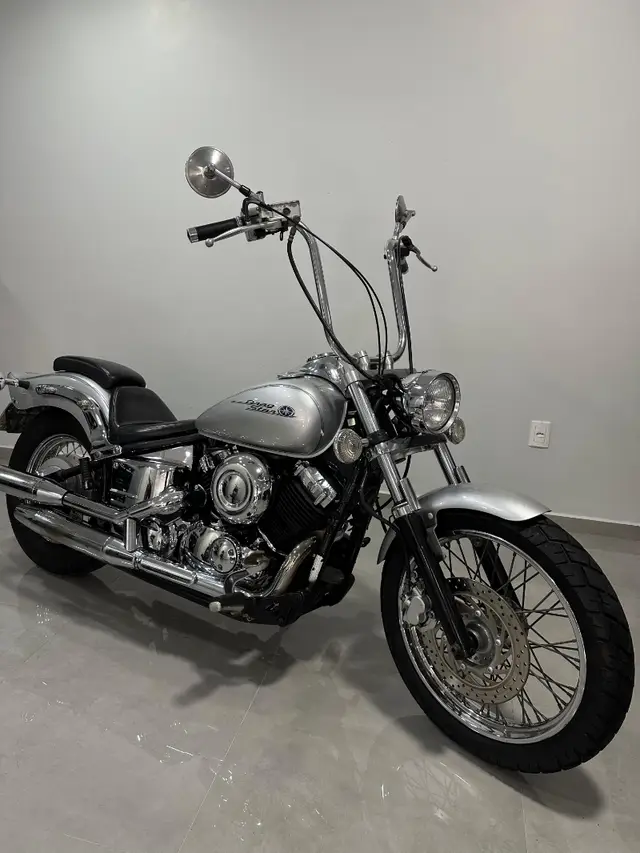 Moto Yamaha XVS 650 2004 Drag Star
