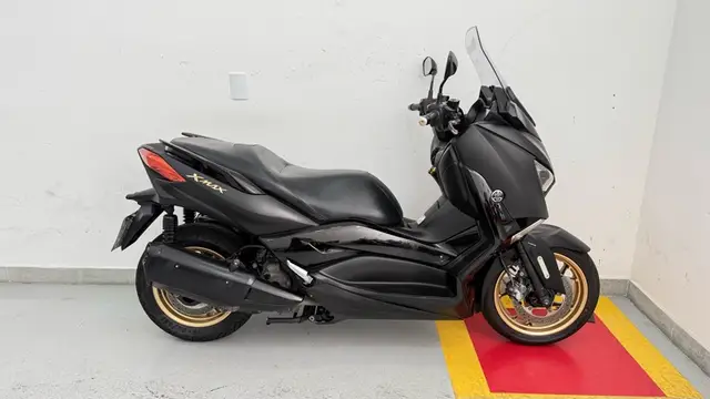 Moto Yamaha XMax 2021 250 (ABS)