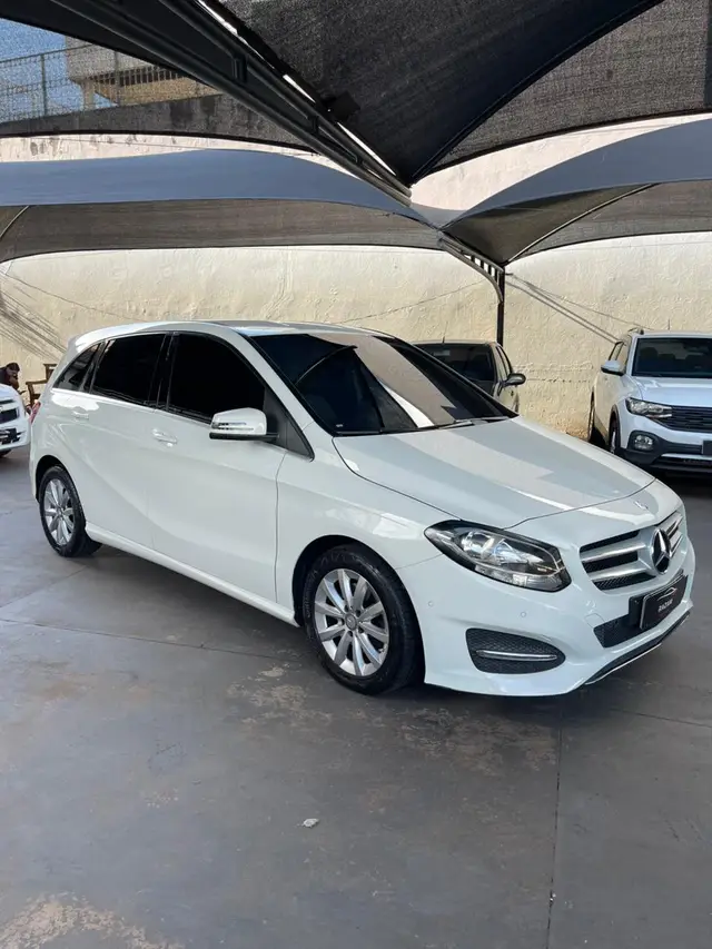 Carro Mercedes-Benz Classe B 2016 200 1.6 Turbo FlexFuel DCT