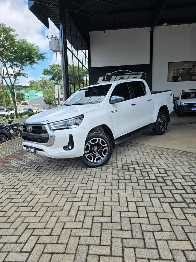 Carro Toyota Hilux Cabine Dupla 2023 SRX Limited 4x4 2.8 TDI Diesel Aut